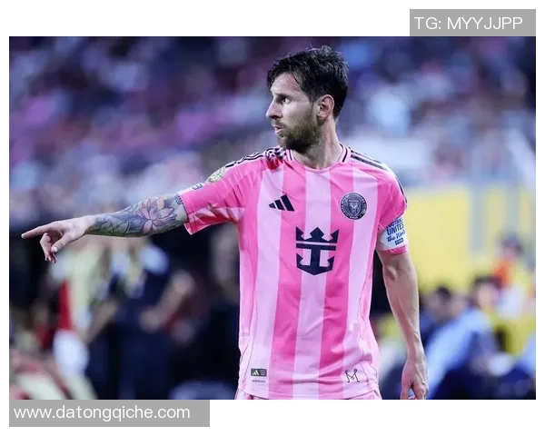 两大顶级足球球星退赛震动全球体育圈 引发球迷热议与媒体关注 两大顶级足球球星退赛震动全球体育圈 引发球迷热议与媒体关注