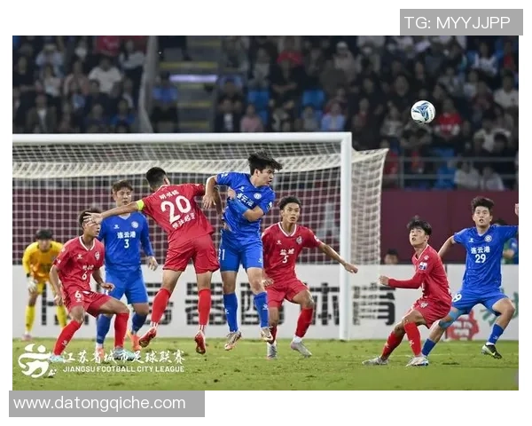 当代足坛巨星同场竞技展现技艺切磋火花四射争锋绿茵舞台 当代足坛巨星同场竞技展现技艺切磋火花四射争锋绿茵舞台