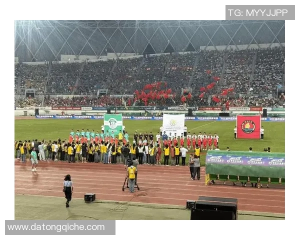 足球巨星浴火归来再度踏上绿茵赛场点燃无数球迷热情梦想 足球巨星浴火归来再度踏上绿茵赛场点燃无数球迷热情梦想