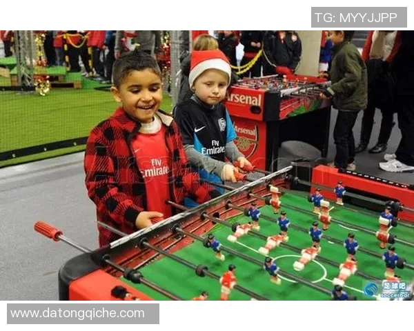 足球明星与小球迷的深厚情谊与互动故事分享