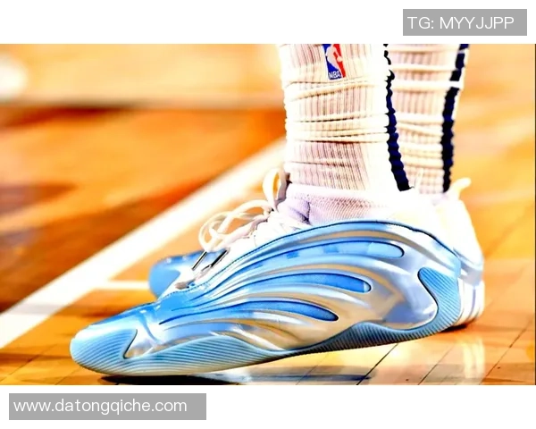 足球球星玩鞋子成时尚潮流引领者 从场上到场外的鞋履文化探秘 足球球星玩鞋子成时尚潮流引领者 从场上到场外的鞋履文化探秘