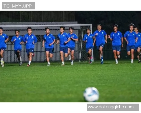 球星亲自观看中国足球直播比赛并分享心得感受引发热议 球星亲自观看中国足球直播比赛并分享心得感受引发热议