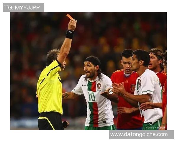 足球明星红牌背后:谁是判罚者与判罚时的关键瞬间解析 足球明星红牌背后:谁是判罚者与判罚时的关键瞬间解析